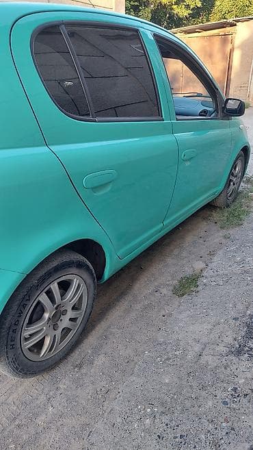 Унаа: Toyota Yaris: 2000 г., 1 л, Кол менен иштөөчү, Бензин, Хетчбек — 3