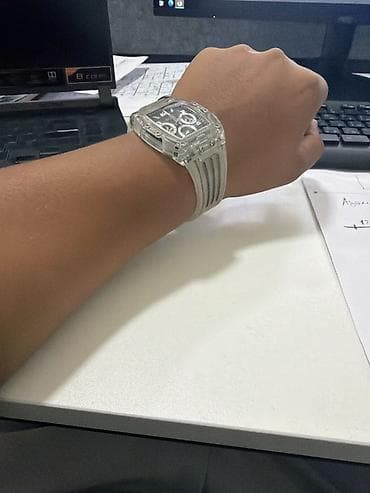 Продаются оригинальные часы guess
Цена 14000сос — 2