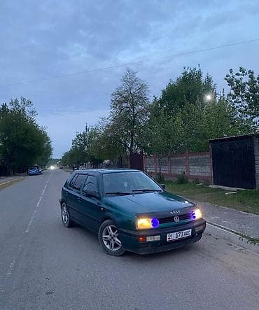 Volkswagen Golf: 1992 г., 1.8 л, Механика, Бензин, Хэтчбэк