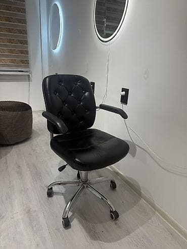 стулья офисные цена: Офисное кресло, С колесиками, цвет - Черный, Экокожа — 1