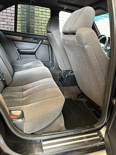 обшивка е34: Комплект сидений, Велюр, BMW 1995 г., Оригинал, Германия — 3