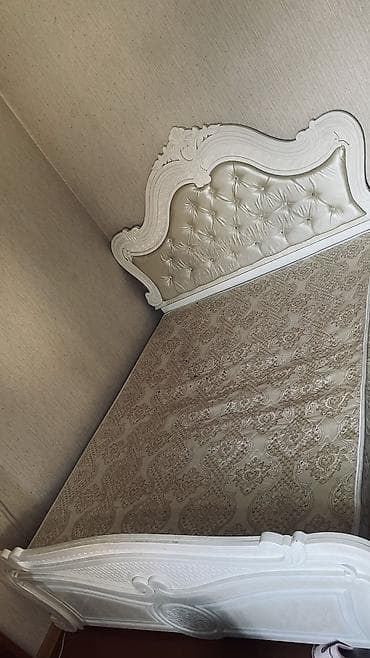 ресепшн для офиса: Двуспальная кровать, Б/у, С матрасом, длина - 220 см — 2