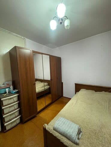 Батирлерди сатуу: 2 бөлмө, 48 м², 105-серия, 4 кабат, Эски ремонт — 3