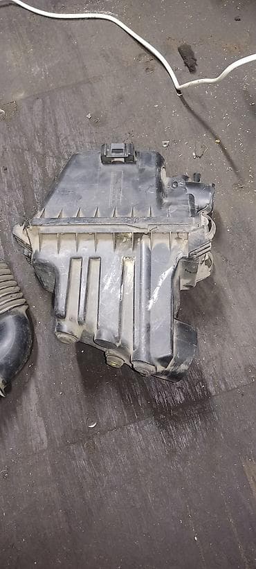 ist: Toyota IST, корпус воздушного фильтра а так же гофра от него — 3