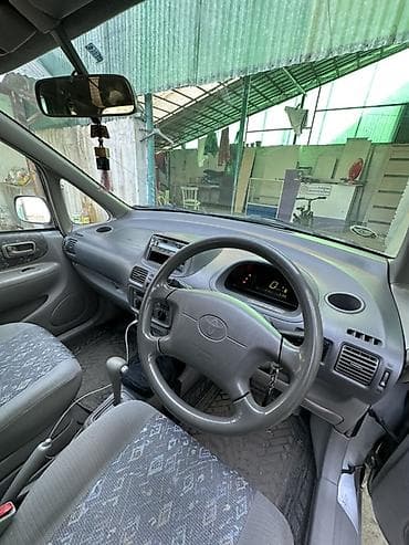 Toyota Corolla Spacio: 1998 г., 1.6 л, Автомат, Бензин, Хэтчбэк