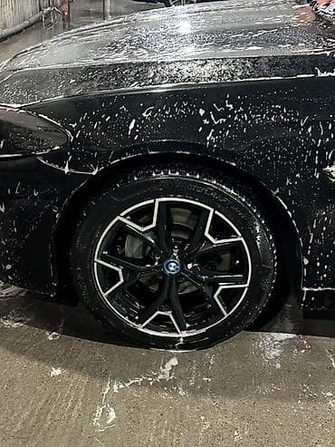 sador r18: Литые Диски R 18 BMW, отверстий - 5 — 1