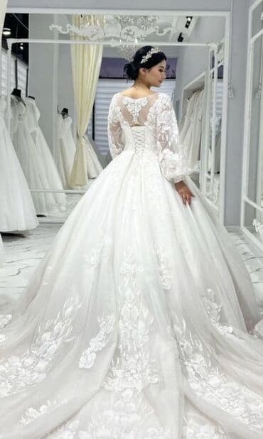 Спецодежда: Свадебное платье, S, Со шлейфом, Фатин, Пышное, Кружево, Б/у — 3