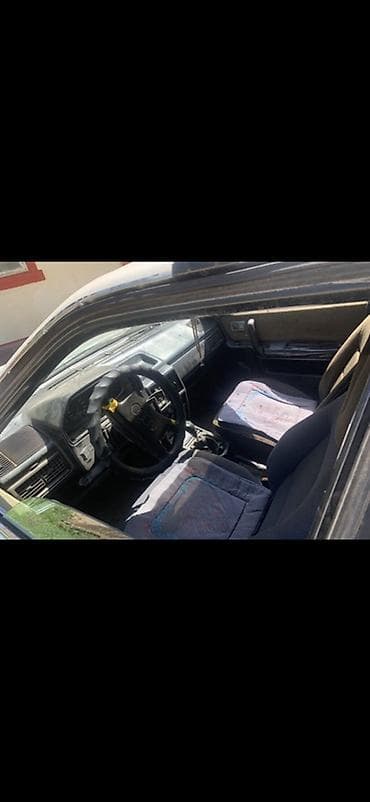 Продажа авто: Audi 100: 1985 г., 2 л, Механика, Бензин, Седан — 4