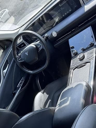 автономка 12: Электромобиль Neta U pro (кроссовер), белый цвет кузова. Основные — 9