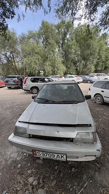 целика: Honda Civic: 1990 г., Хэтчбэк — 2