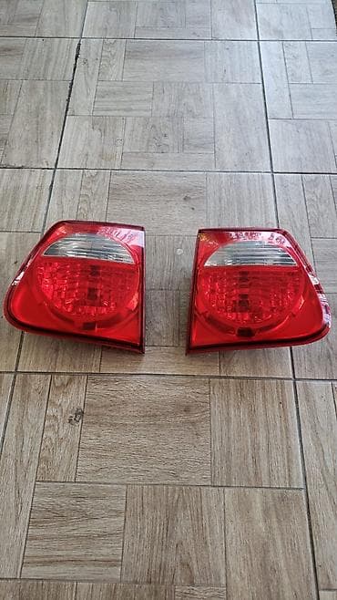 Задние фонари Секвоя 1 год (левый и правый) оригинал в идеальном