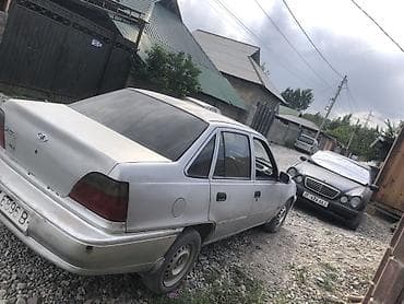 pasat b4: Daewoo Nexia: 1994 г., Седан — 5