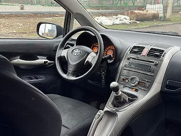 прибор е34: Toyota Auris: 2007 г., 1.6 л, Механика, Дизель, Хэтчбэк — 2