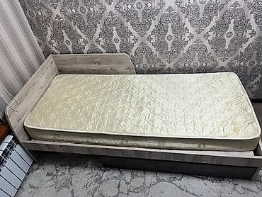 small table: Односпальная кровать с матрасом имеется 2 кровати в наличии - Размер — 2
