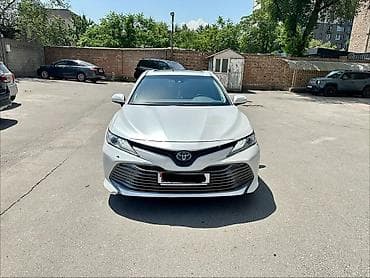 Toyota Camry: 2018 г., 2.5 л, Вариатор, Гибрид, Седан