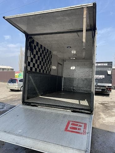 Заказать Мерседес грузовой спринтер, Вывоз строй мусора, С манипулятором