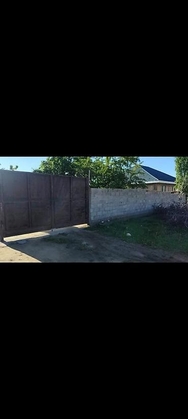 Дома: Чолпон Ата. Продаётся земельный участок с садом. 6 соток. суу свет — 3