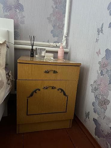 кровать одноместная: Продаю трильяж прикроватные тумбочки кровать 2-х спальная Цена — 2