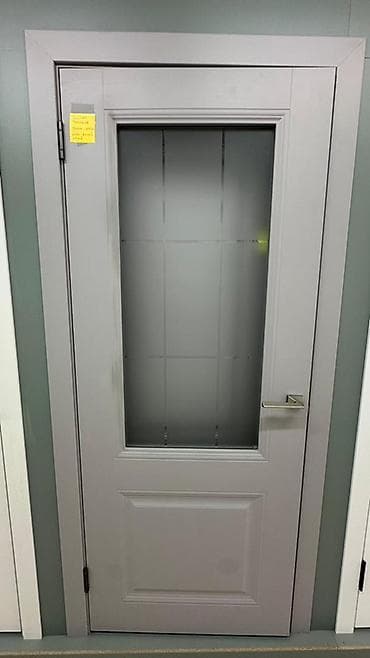 Межкомнатная дверь с остеклением - Материал: массив/МДФ с гладким