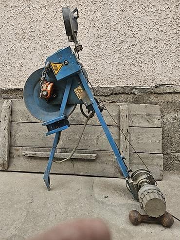 леб: Электрическая лебёдка/подъёмный механизм со шкивом и прожектором — 3