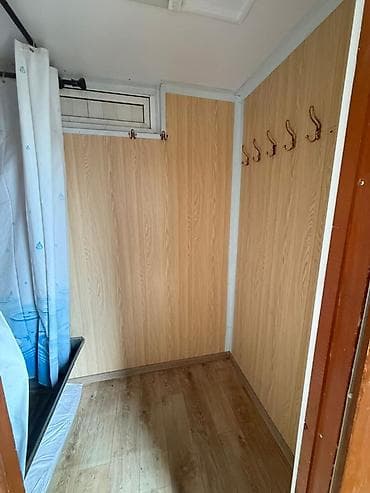 продаю дом с джал: Бытовка/модульное помещение с внутренней отделкой под дерево и большим — 1