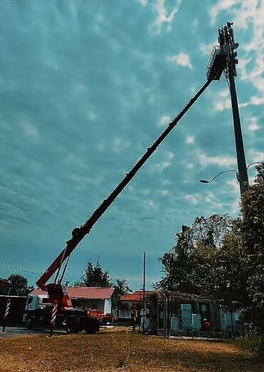 ишу работу мойка: Услуги автовышки, высота подъёма от 12м до 30м, люлька — 6