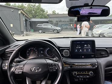 Hyundai Veloster: 2018 г., 1.6 л, Кол менен иштөөчү, Бензин, Хетчбек — 6