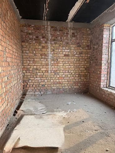 жилмассив кырман бишкек: 📍 ул. Аруун 🔘6-комнатный 🔘Этажи 3 🔘264м² Продается 3-этажный дом — 6