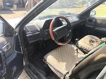 Audi 100: 1986 г., Ручные, Бензин, Седан