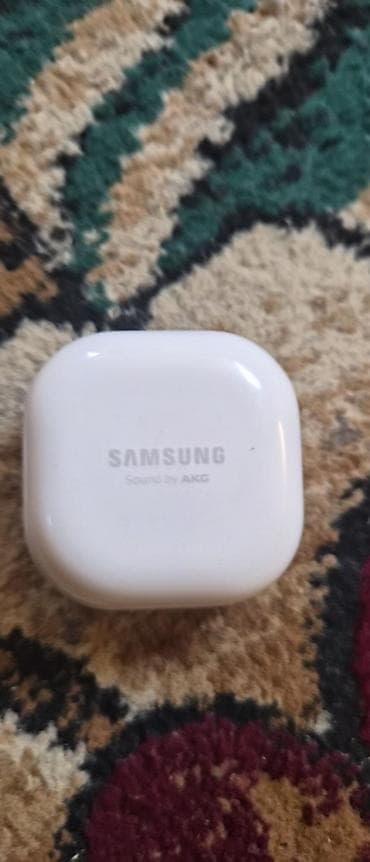 Аудиотехника: Беспроводные наушники Samsung Galaxy Buds Live (белые) - Фирменный — 2