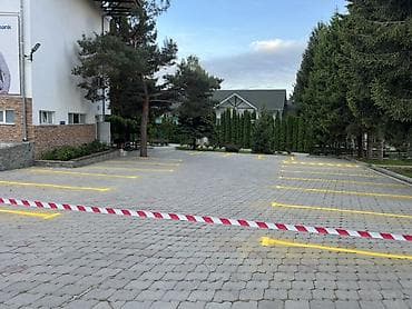 Услуги по строительству и ремонту: Нанесение разметки на парковках и прилегающих территориях — 7