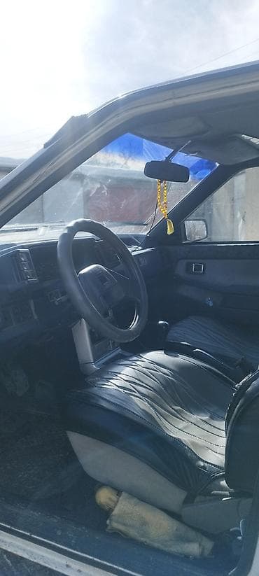 mercedes e430: Mazda 626: 1985 г., 2 л, Механика, Бензин, Седан — 6