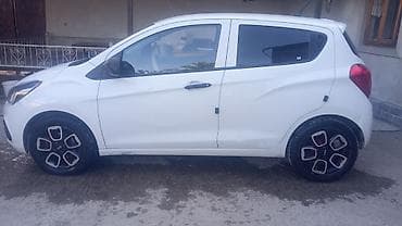Транспорт: Chevrolet Spark: 2016 г., 1 л, Автомат, Бензин, Хэтчбэк — 5