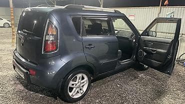 салон спринтер: Kia Soul: 2010 г., 1.6 л, Механика, Бензин, Хэтчбэк — 4