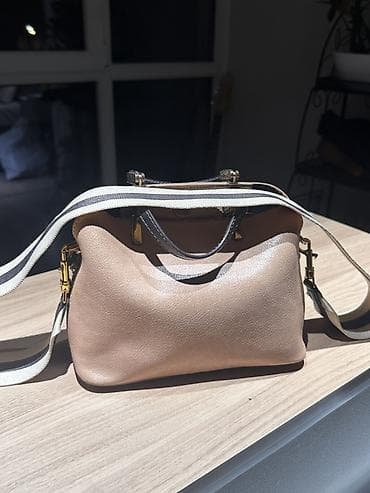 lining барсетки: Классическая сумка, Италия, Материал: Искусственная кожа, Застежка на магните, Женские, Б/у — 3