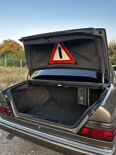 devo tiko: Mercedes-Benz W124: 1989 г., Седан — 10