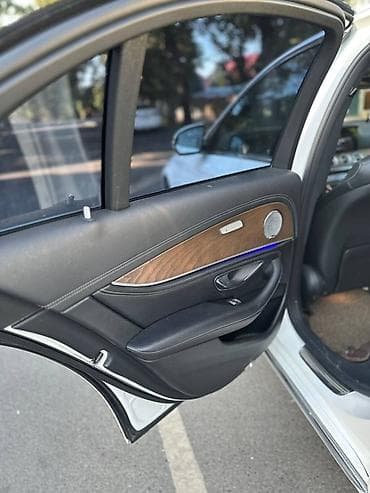 Транспорт: Mercedes-Benz E-Class: 2018 г., 2.2 л, Автомат, Бензин, Седан — 7
