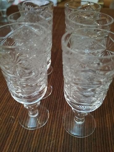 продаю хрустальные вазы: Хрусталь Чешский . В идеальном состоянии.Количество -6 шт. Высота-9 — 3