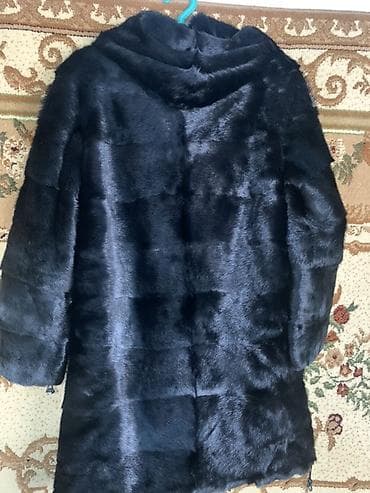 Спортивная одежда: Шуба сатылат 
Натуральный 
Размери 46-48 — 2