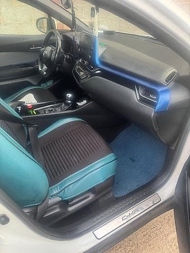 Toyota: Toyota C-HR: 2019 г., 2 л, Автомат, Бензин, Кроссовер — 9