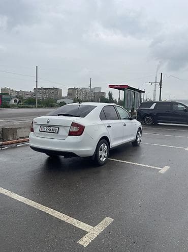срочное: Skoda Rapid: 2017 г., 1.6 л, Автомат, Бензин, Лифтбек — 6
