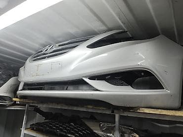 Передний бампер Hyundai Sonata (YF/рестайлинг). Цвет: белый перламутр