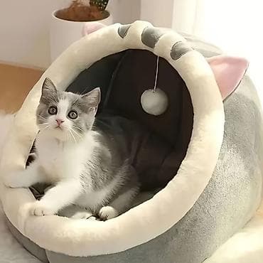 Домик-лежанка для кошек с игрушкой - Уютная закрытая нора-лежанка в