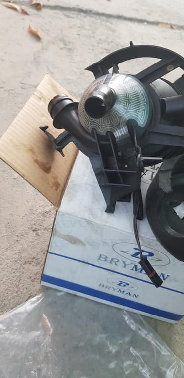 меняю доплатой мне: Продаю ( КВКГ ) Маслоотделитель системы вентиляции картера BMW E90 E60 — 4