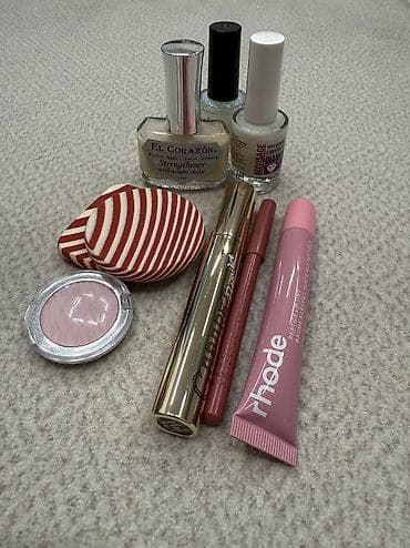 Табылгалар кеңсеси: Отдам даром: - три лака (два укрепляющих, один с блестками) - нежные — 1