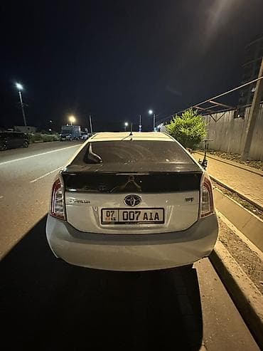 chery tiggo: Toyota Prius: 2014 г., 1.8 л, Вариатор, Гибрид, Хэтчбэк — 3