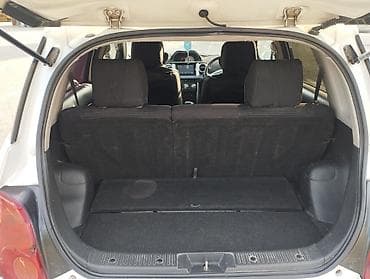 Toyota Ist: 2004 г., Автомат, Бензин — 10