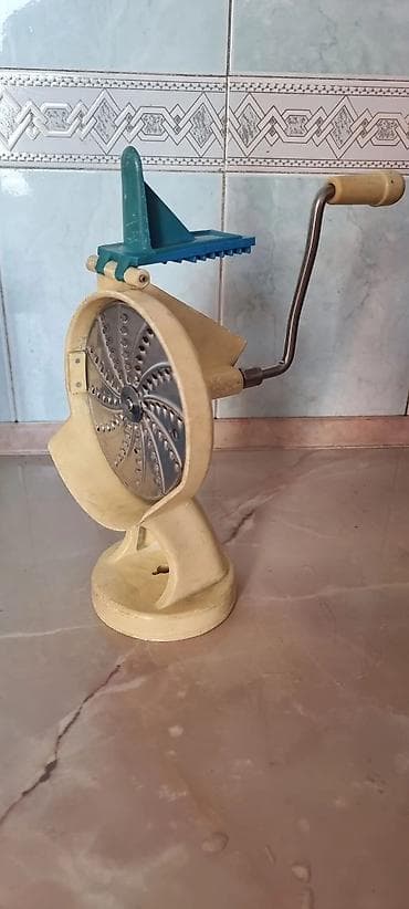 coco cola: Литровые по 10 сом, Двух, трех литровые стеклянные банки толстое — 7