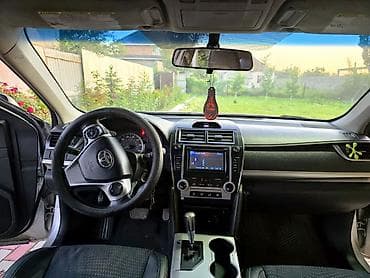 2 8: Toyota Camry: 2012 г., 2.5 л, Автомат, Бензин, Седан — 6
