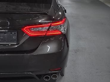 Продажа авто: Toyota Camry: 2019 г., Бензин — 9